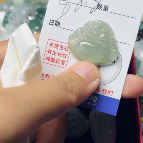 翡翠颈饰未镶嵌佛