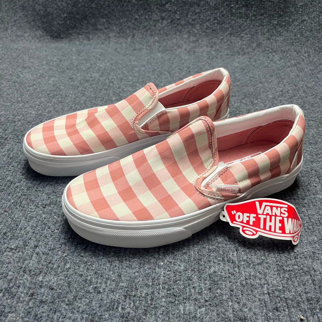 36.5码 Vans slip-on 粉灰棋盘格 一脚蹬板鞋 配盒 XG8B06