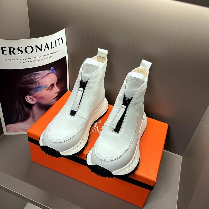 明星同款百搭鞋子真皮厚底运动休闲短靴女款2025新款爆款单靴子