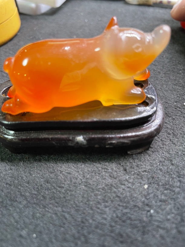 红玛瑙动物摆件一件⋯⋯
