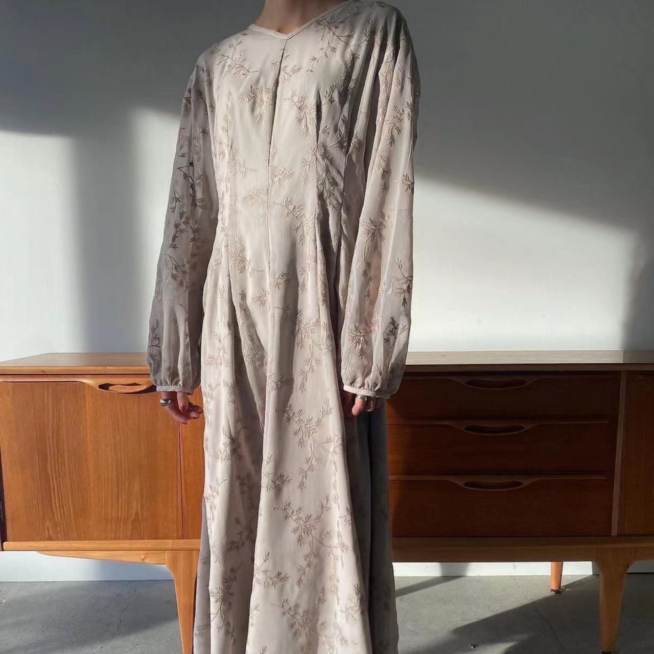 JC日韩秋季服饰法式设计文艺风显瘦提花气质碎花女士刺绣连衣裙