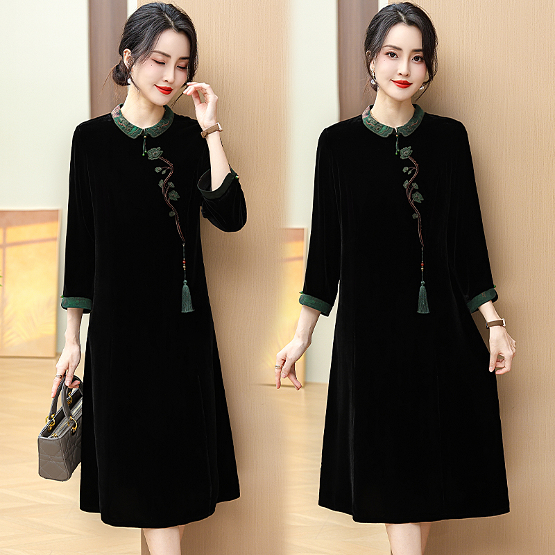 2024年新品妈妈时尚显瘦春秋连衣裙长袖大牌大码宽松丝绒旗袍裙子