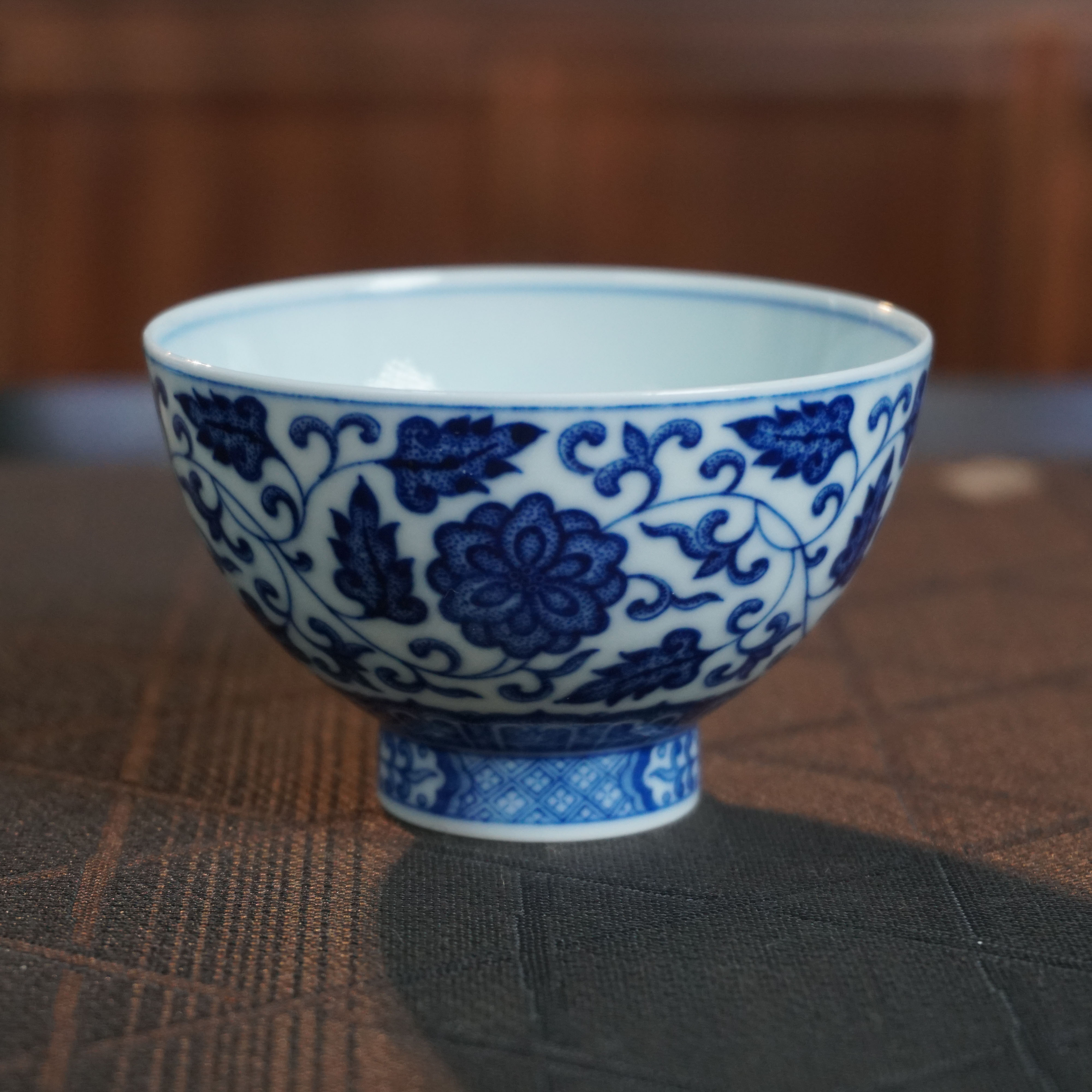 景德镇纯手绘王炸缠枝莲主人杯茶杯90ml-83608