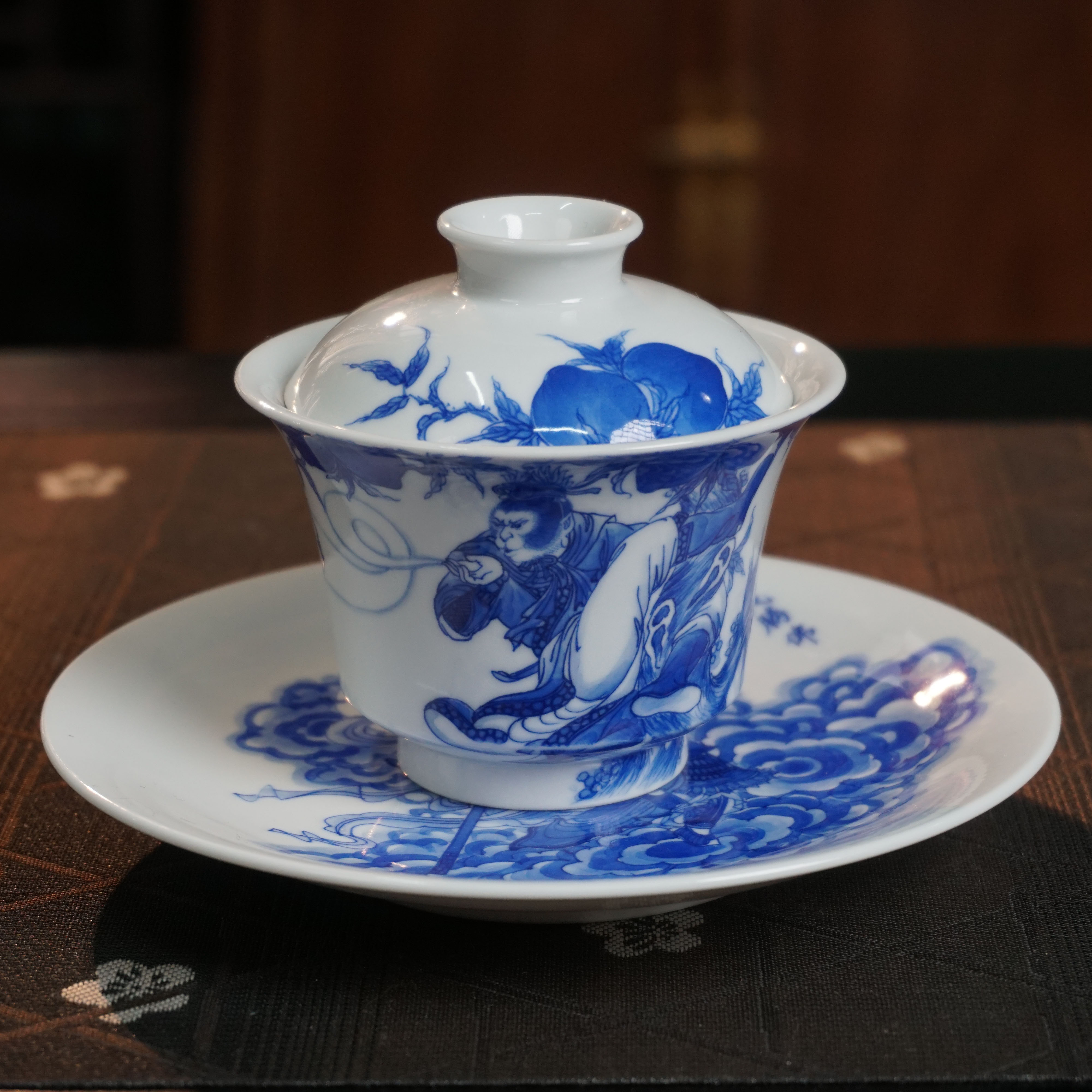 景德镇手工釉下青花大圣（悟空）盖碗+壶承-720914