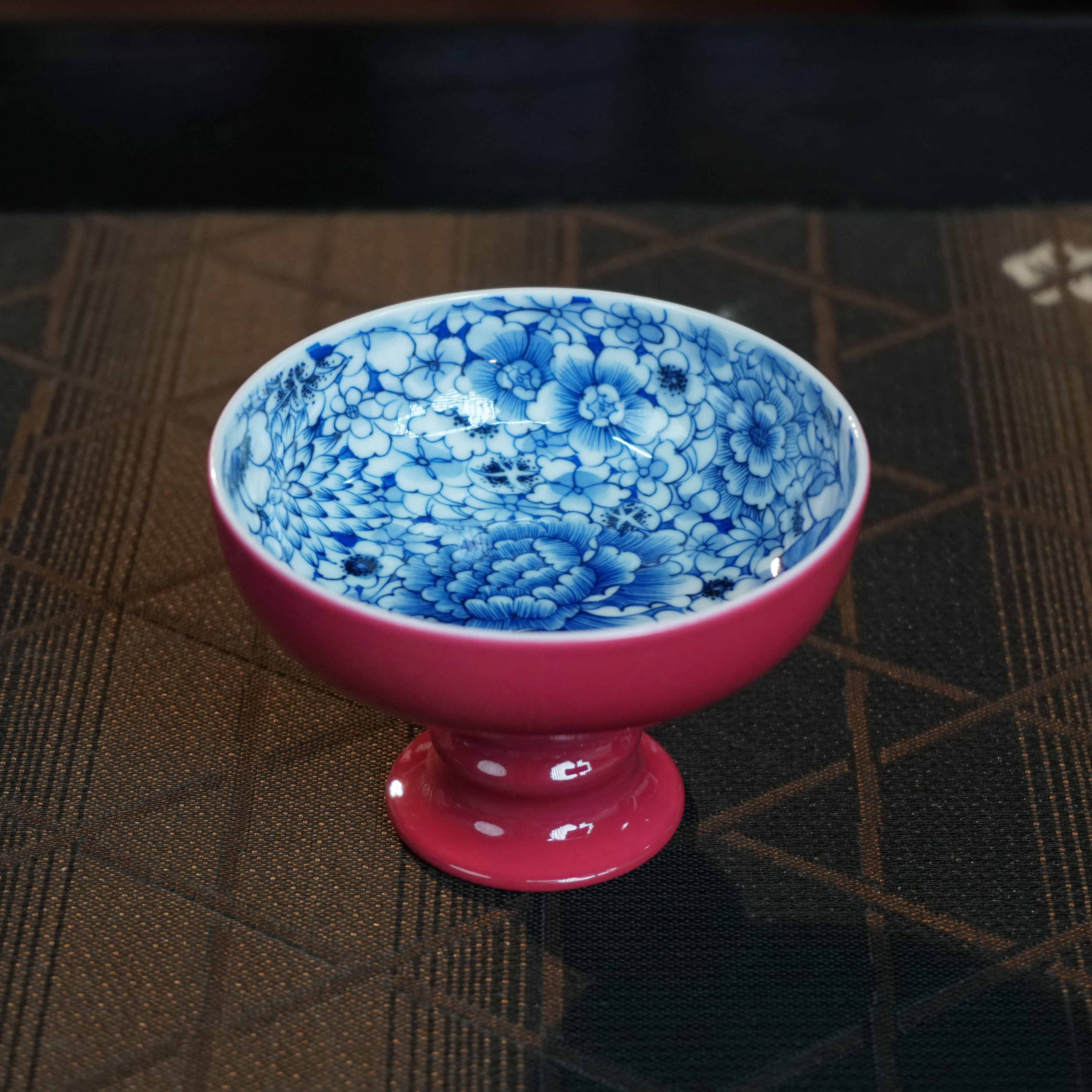 景德镇纯手绘釉下青花胭脂红高脚茶杯-52308