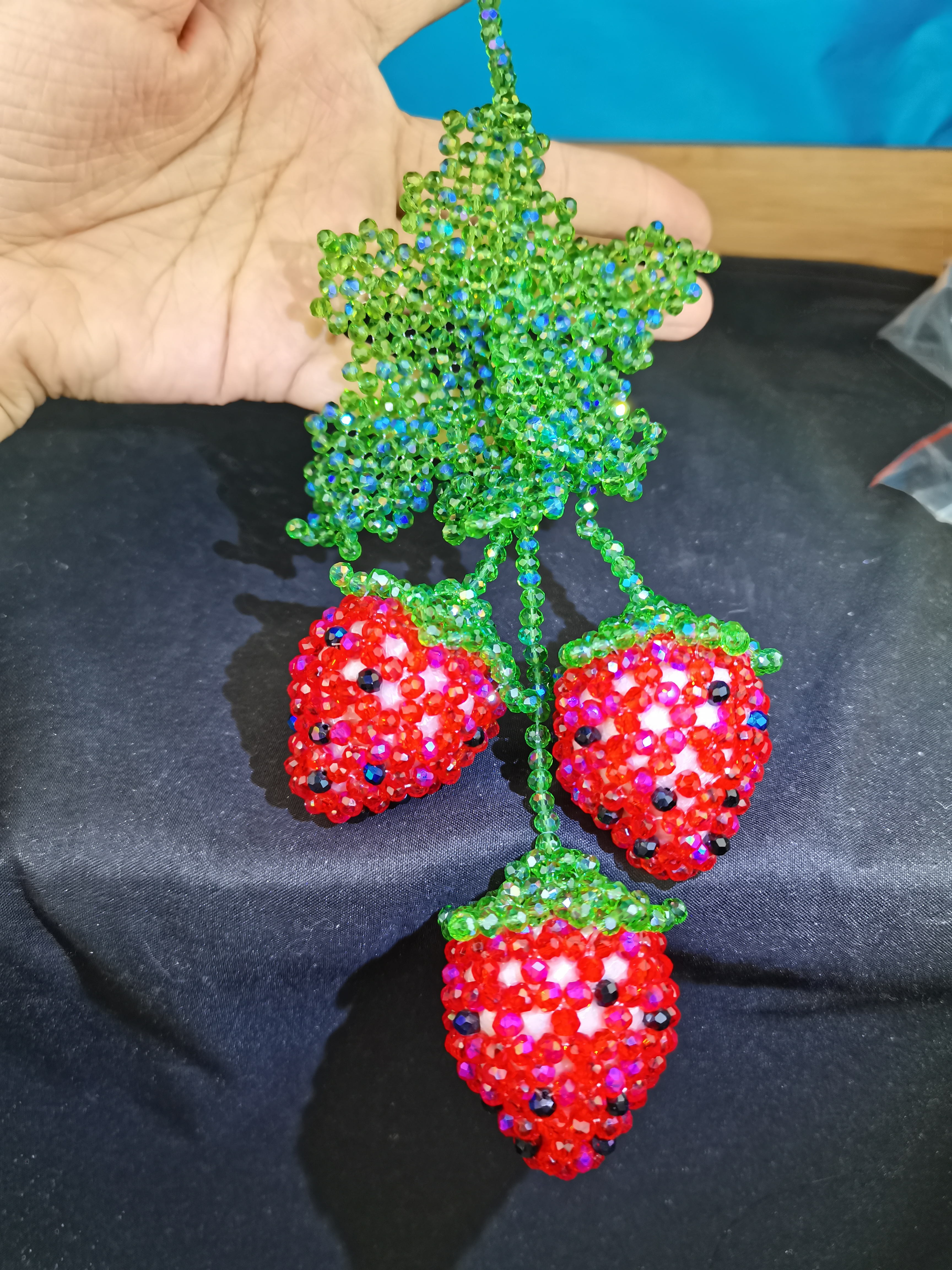 微光炫彩草莓串 3个草莓 2片大叶子 新疆西藏不包邮