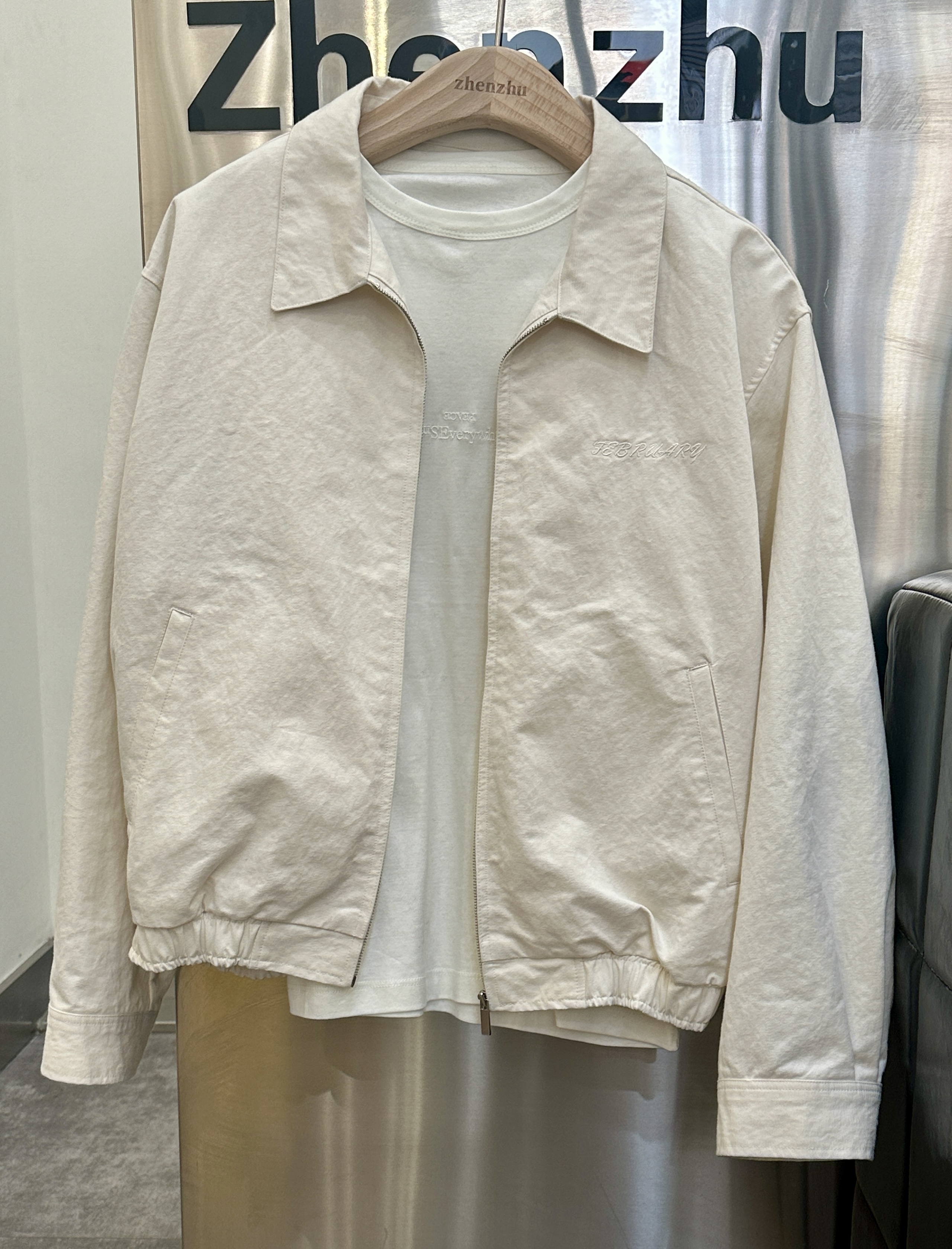 肉肉推荐  设计师款白色短款夹克