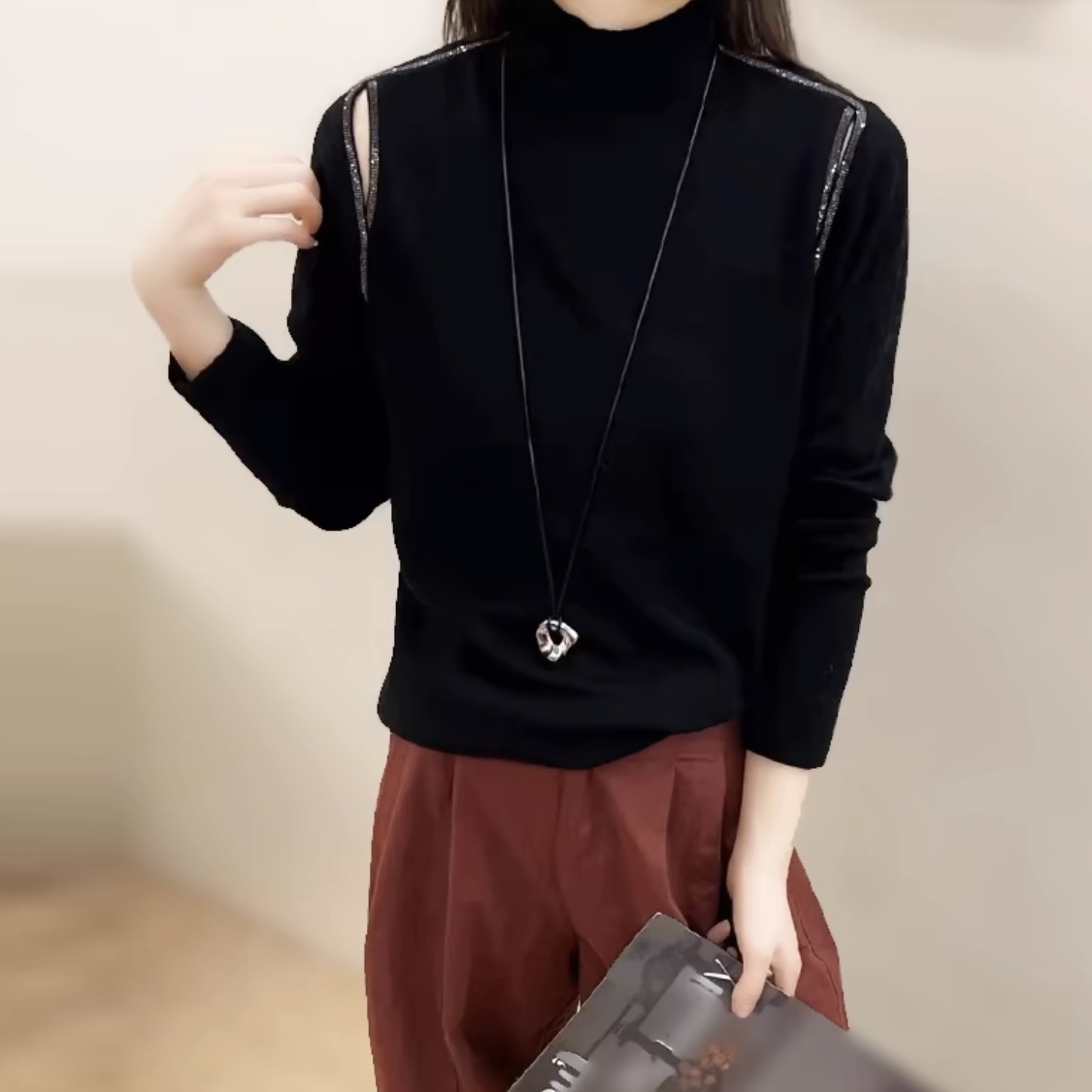 2026韩系新款百搭气质时尚重工烫钻双肩镂空半高领针织上衣H3-72