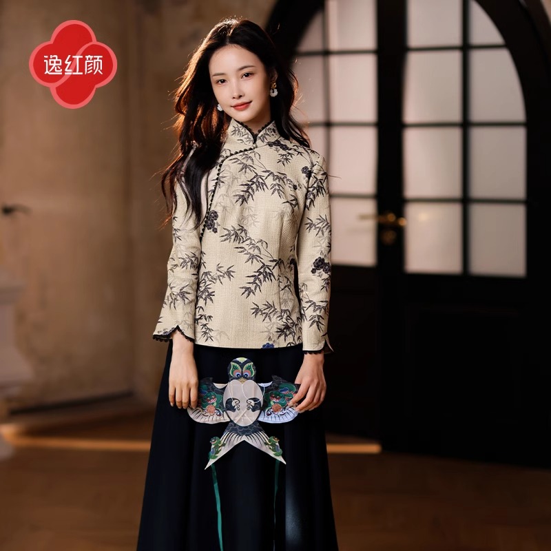上海逸红颜 落凝 2025年春装新品针织提花新中式女装旗袍上衣女