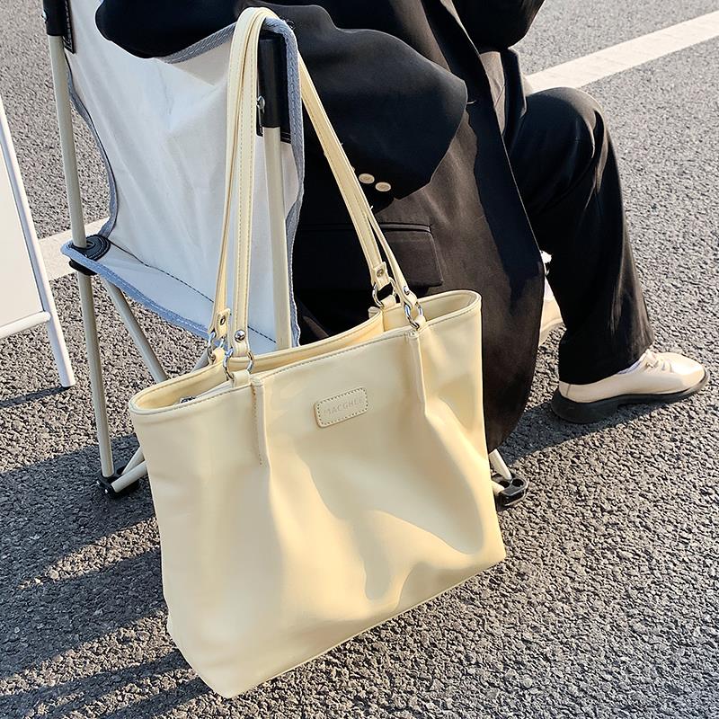 包包女大容量2024新款小众软皮单肩包大学生上课包通勤托特包女包