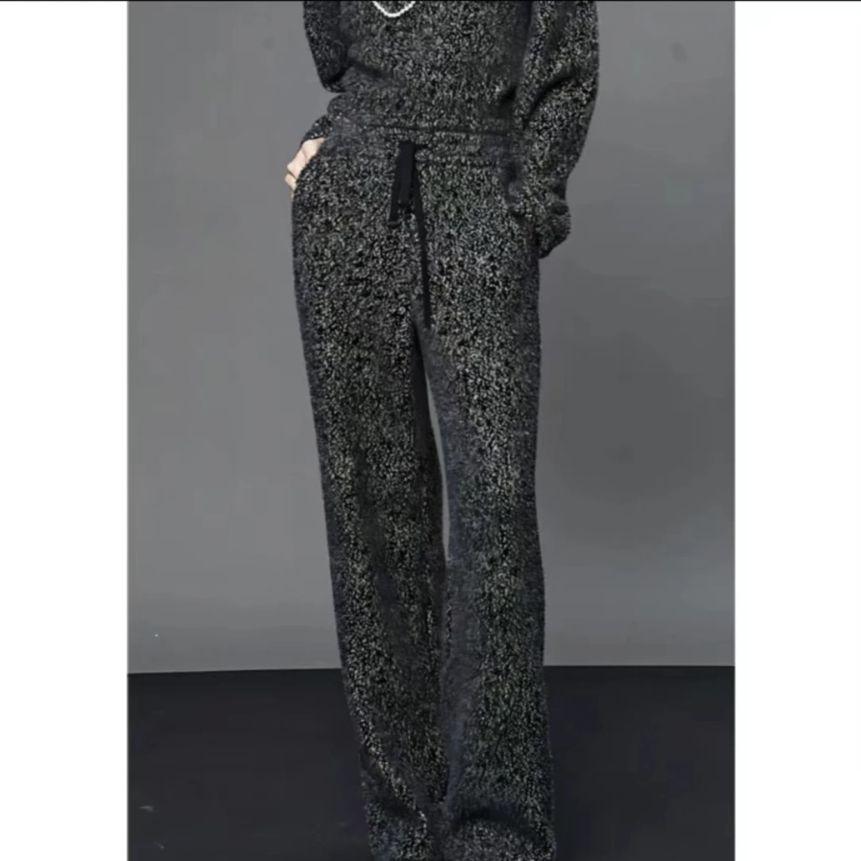 GIRDEAR/哥弟秋冬热力感保暖休闲松紧腰提花垂感直筒裤女1100280