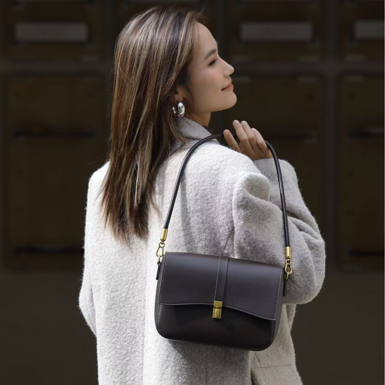 高级感小方包女2024年秋冬新款复古锁扣简约百搭单肩斜挎气质百搭