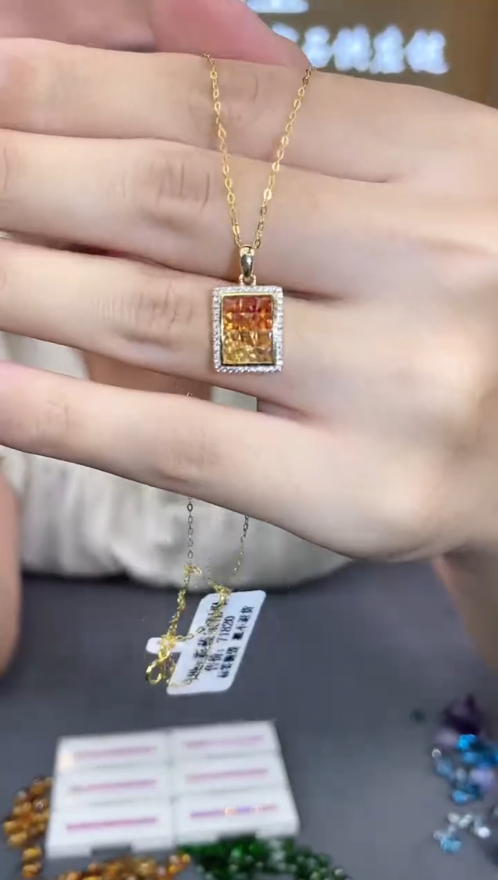 【闪购商品】彩色蓝宝石颈饰18K金镶嵌k-56..