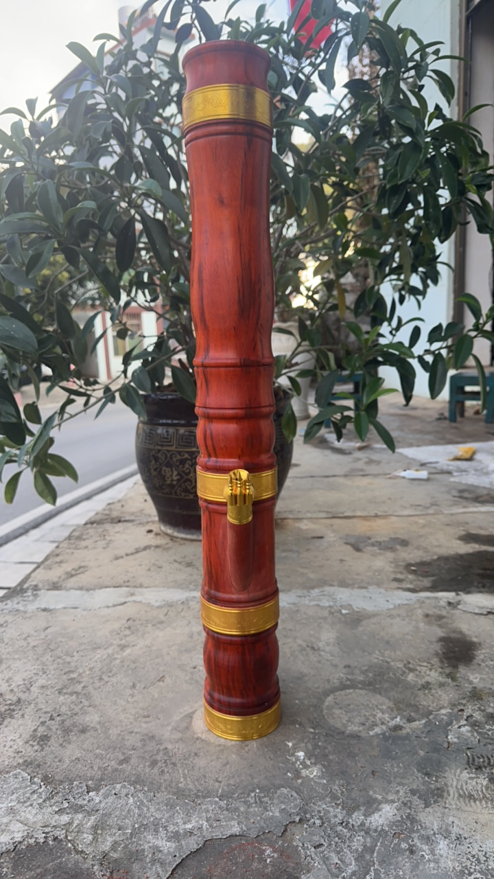 大号红花梨花瓶款 高：79公分 内口：7.5公分 外口：9.5公分