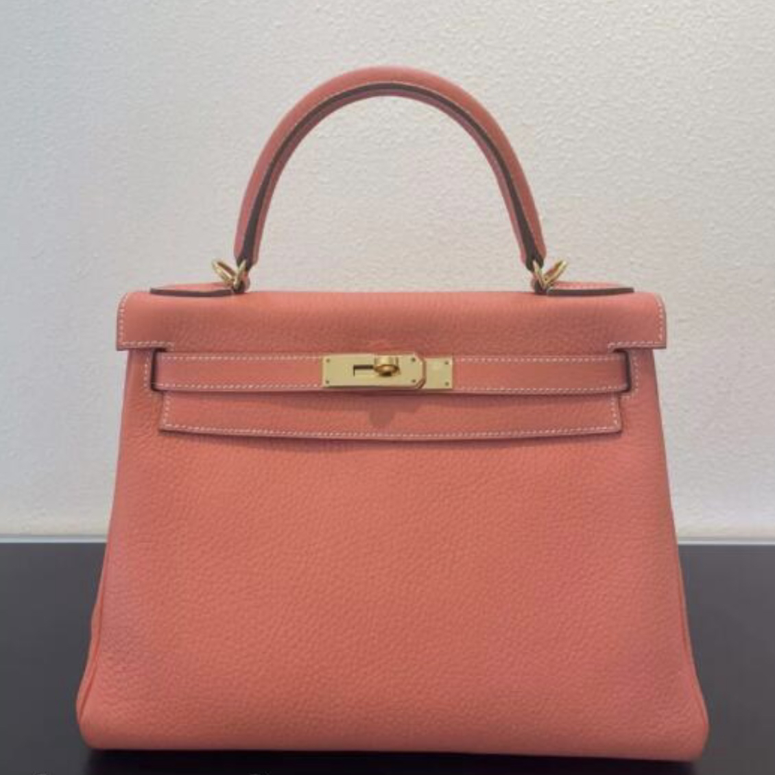 99新 Hermes/爱马仕 kelly28 龙虾粉 togo 金扣 框Q