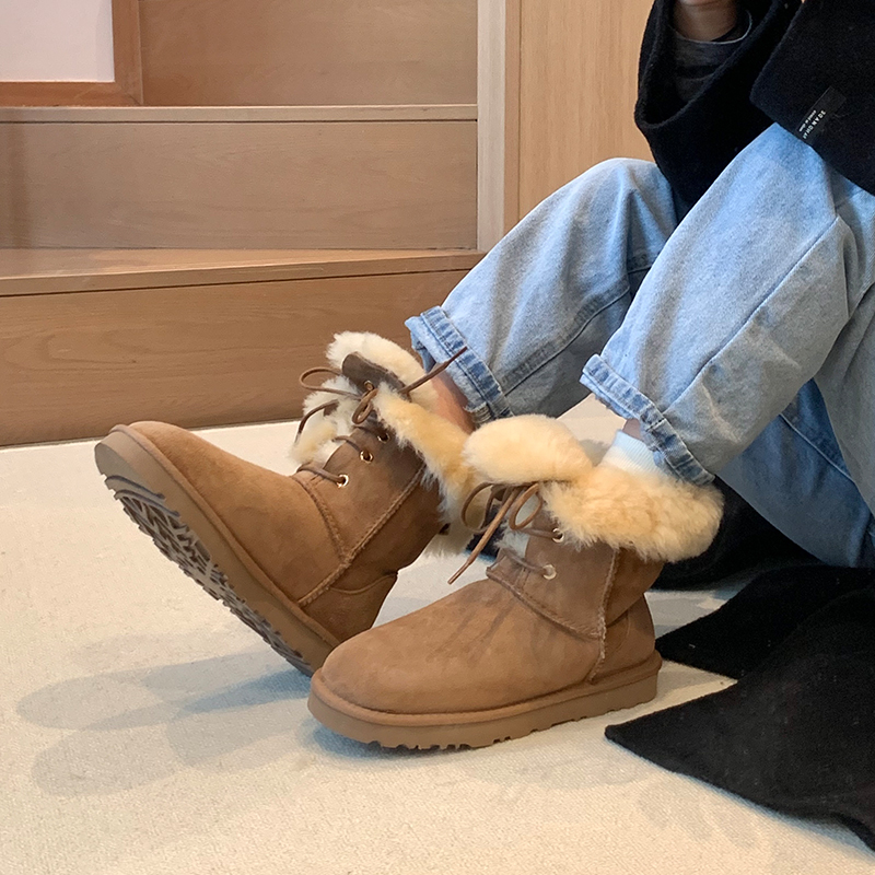 女神常规2025秋冬新款雪地靴中筒加厚羊皮毛一体保暖系带鞋靴桑坡