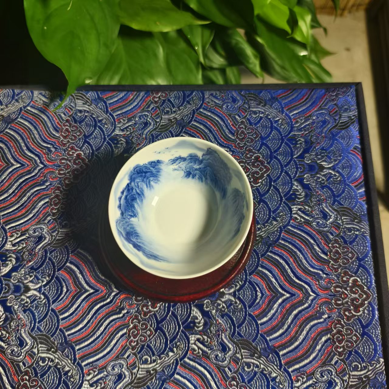 景德镇手工手绘龙序内外满工山水普洱杯主人杯