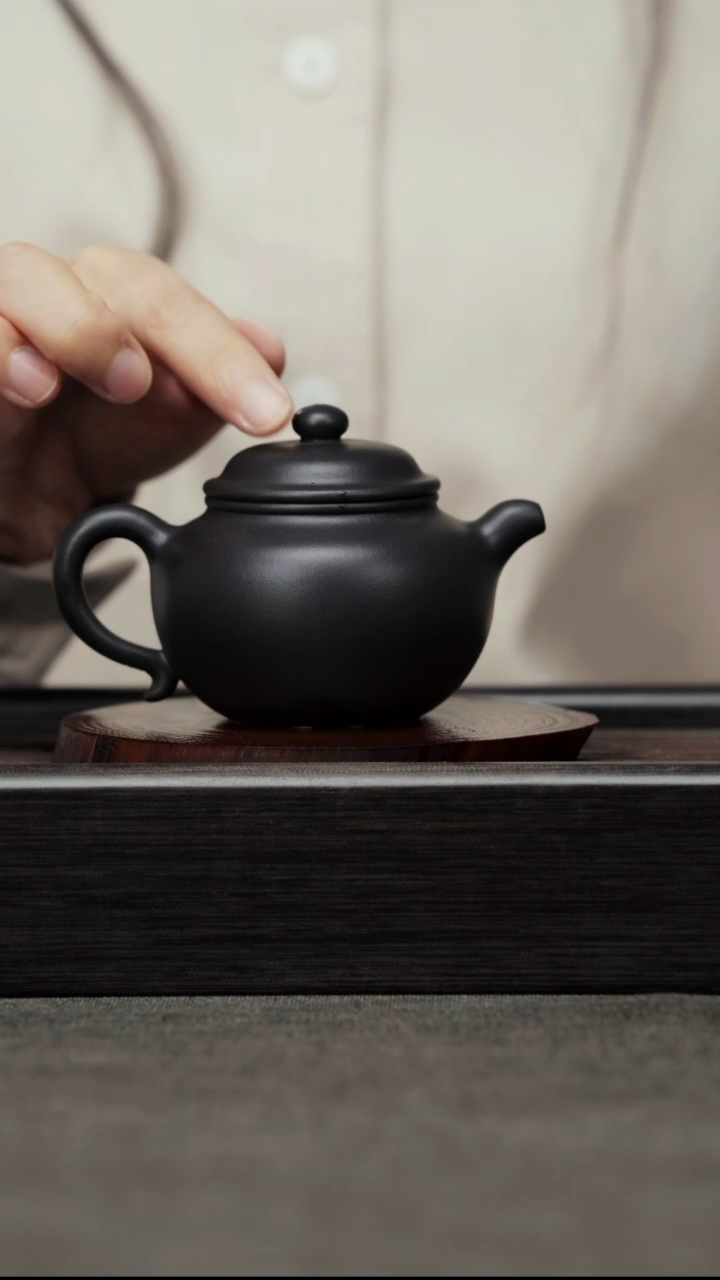 【闪购商品】紫砂茶壶老紫泥-小莲子-130CC-还原烧