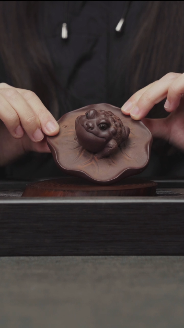 【闪购商品】紫砂茶壶荷叶金蟾