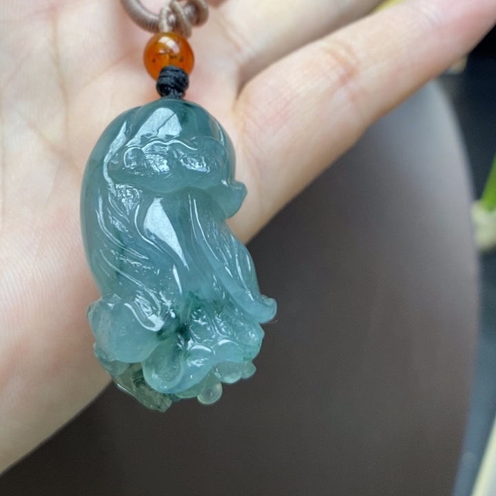 翡翠颈饰未镶嵌吊坠