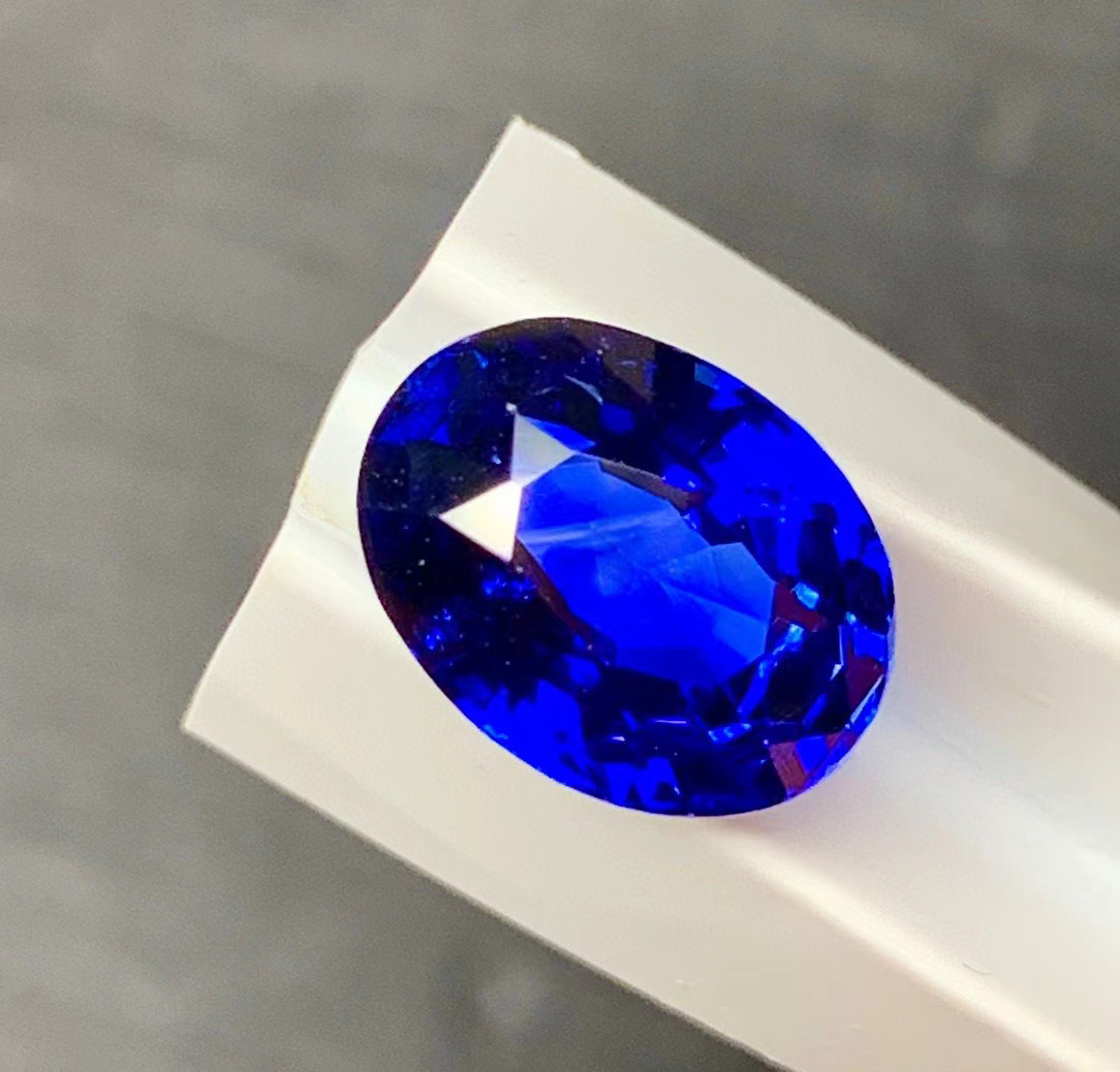 天然斯里兰卡皇家蓝蓝宝石裸石4.37克拉