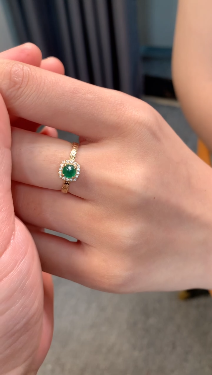 【闪购商品】祖母绿戒指18K金镶嵌祖母绿戒指