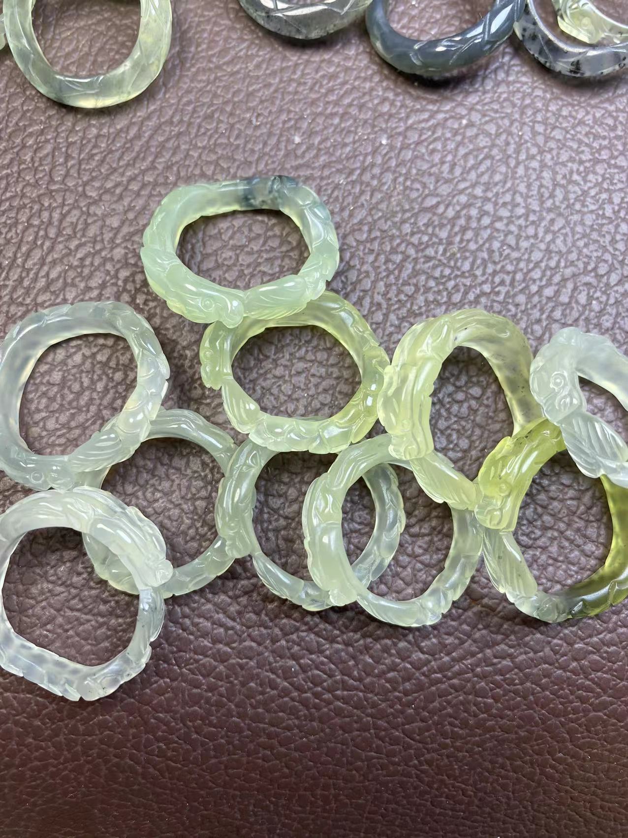 中国四大名玉岫玉 雕刻戒指 龙戒蛇戒 素戒
