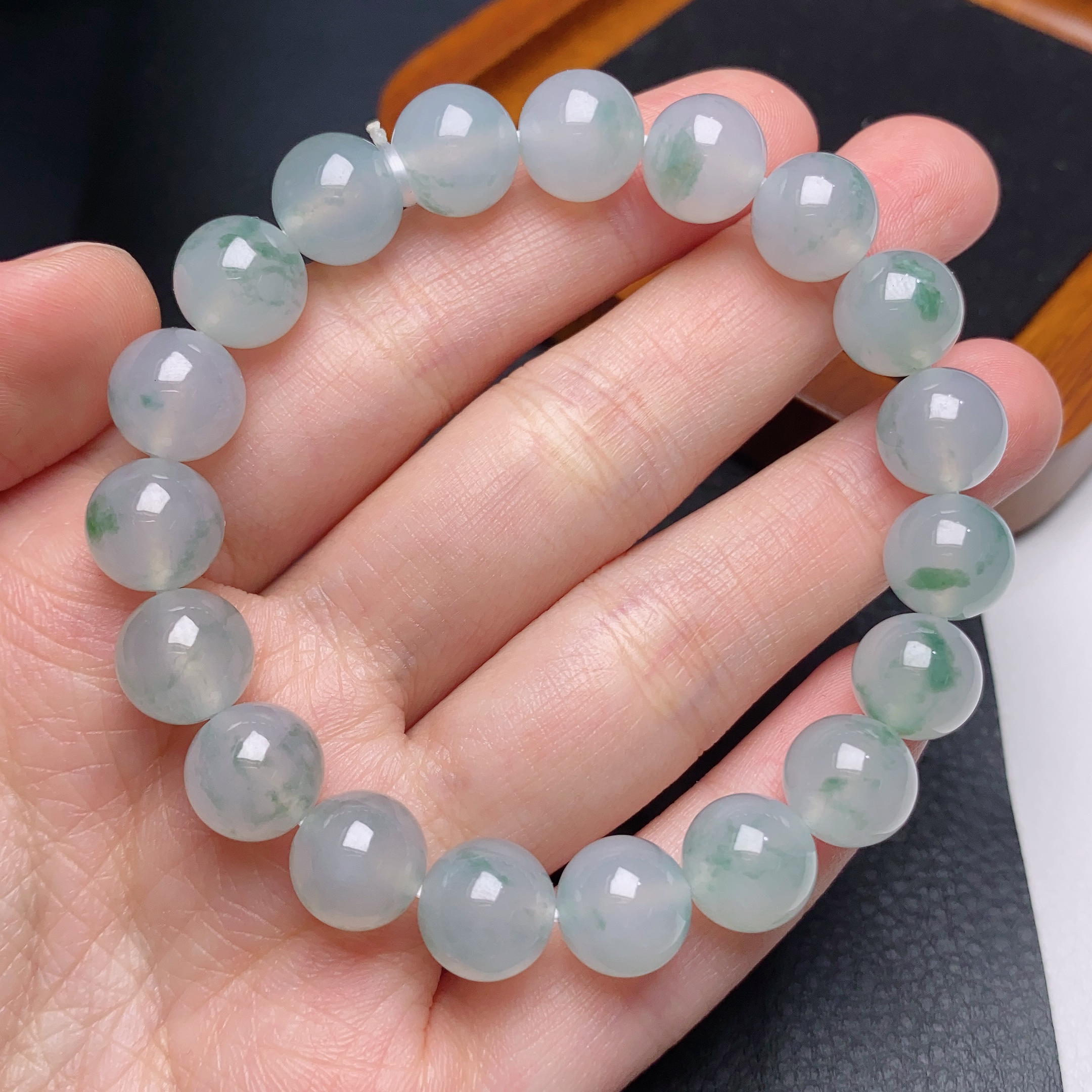 缅甸翡翠a货高冰飘花手链卡10mm冰透百搭单圈