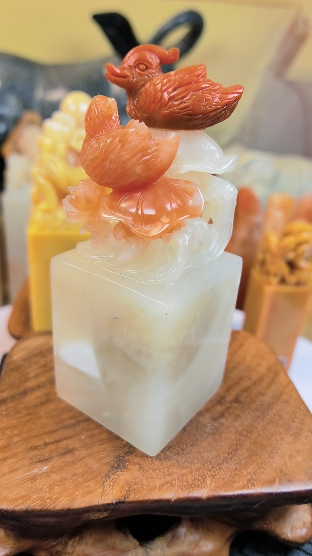 新作品巧雕鸳鸯戏水