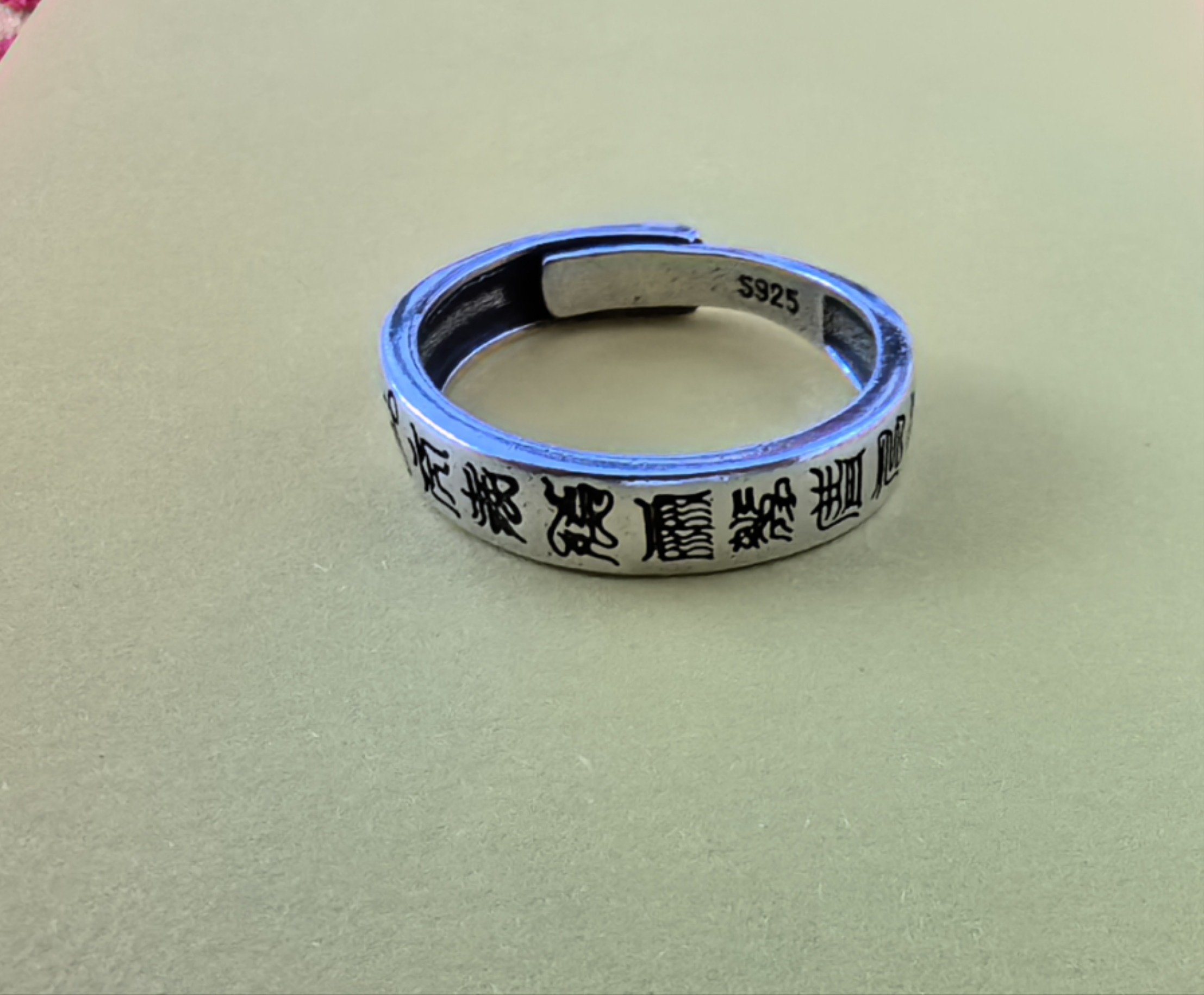 铁合金戒指 十字天经戒指，可以当吊坠