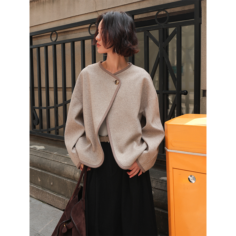 SUPERSCAPE素舶 设计感秋冬V领单扣落肩薄呢宽松休闲短款大衣