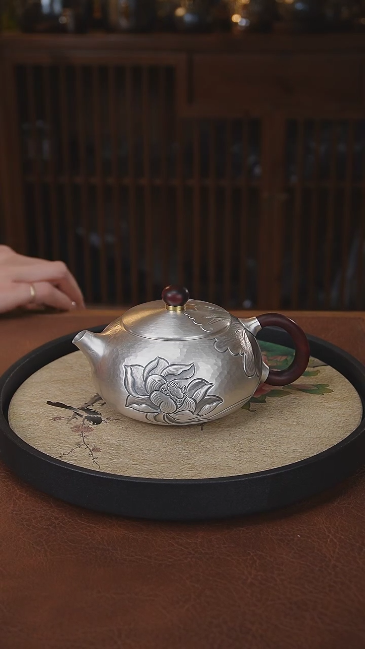 【闪购商品】足银999木把荷花扁平西施壶205克
