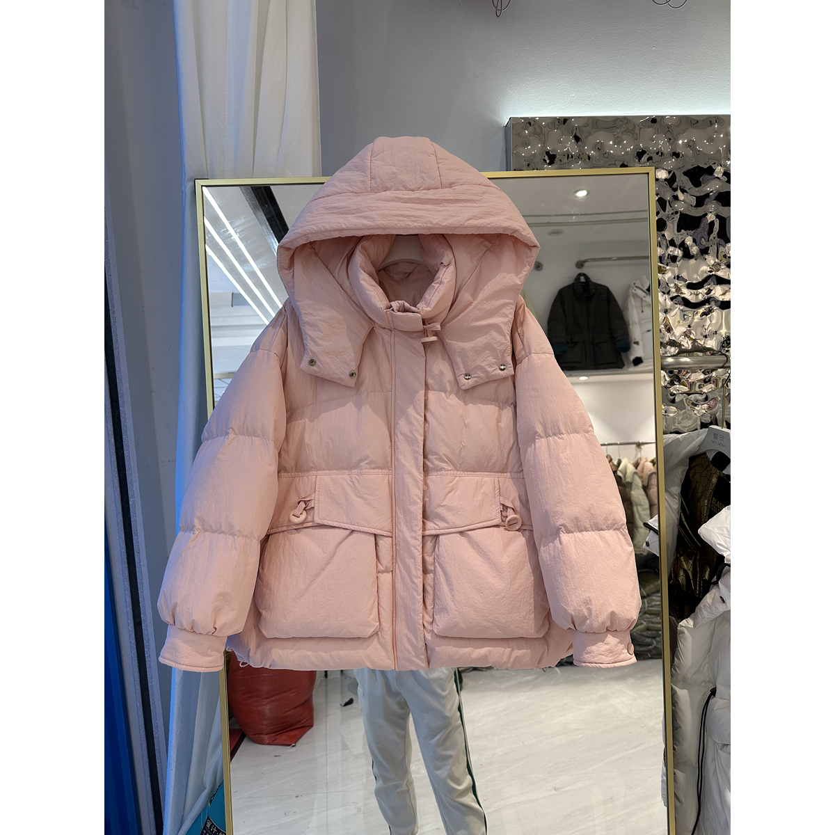 波司登2023年新款羽绒服女短款连帽小个子时尚宽松加厚白鸭绒保暖