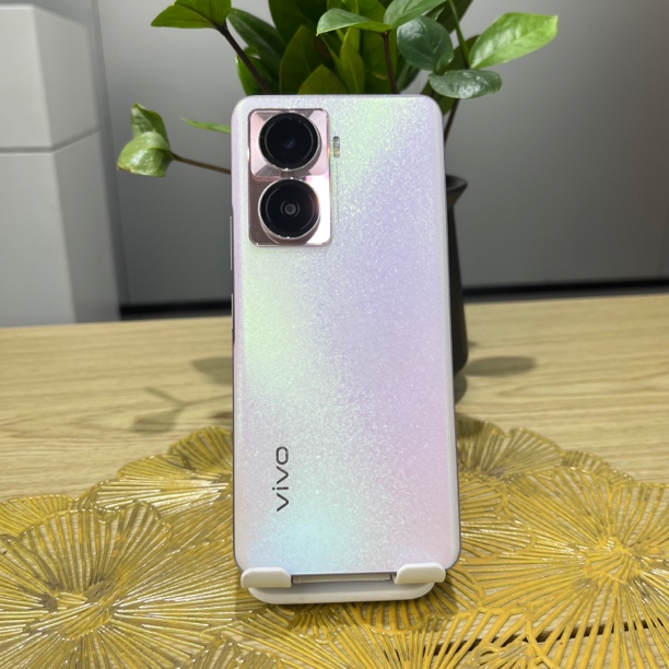 95新 vivo 95新。vivo y77粉 95新