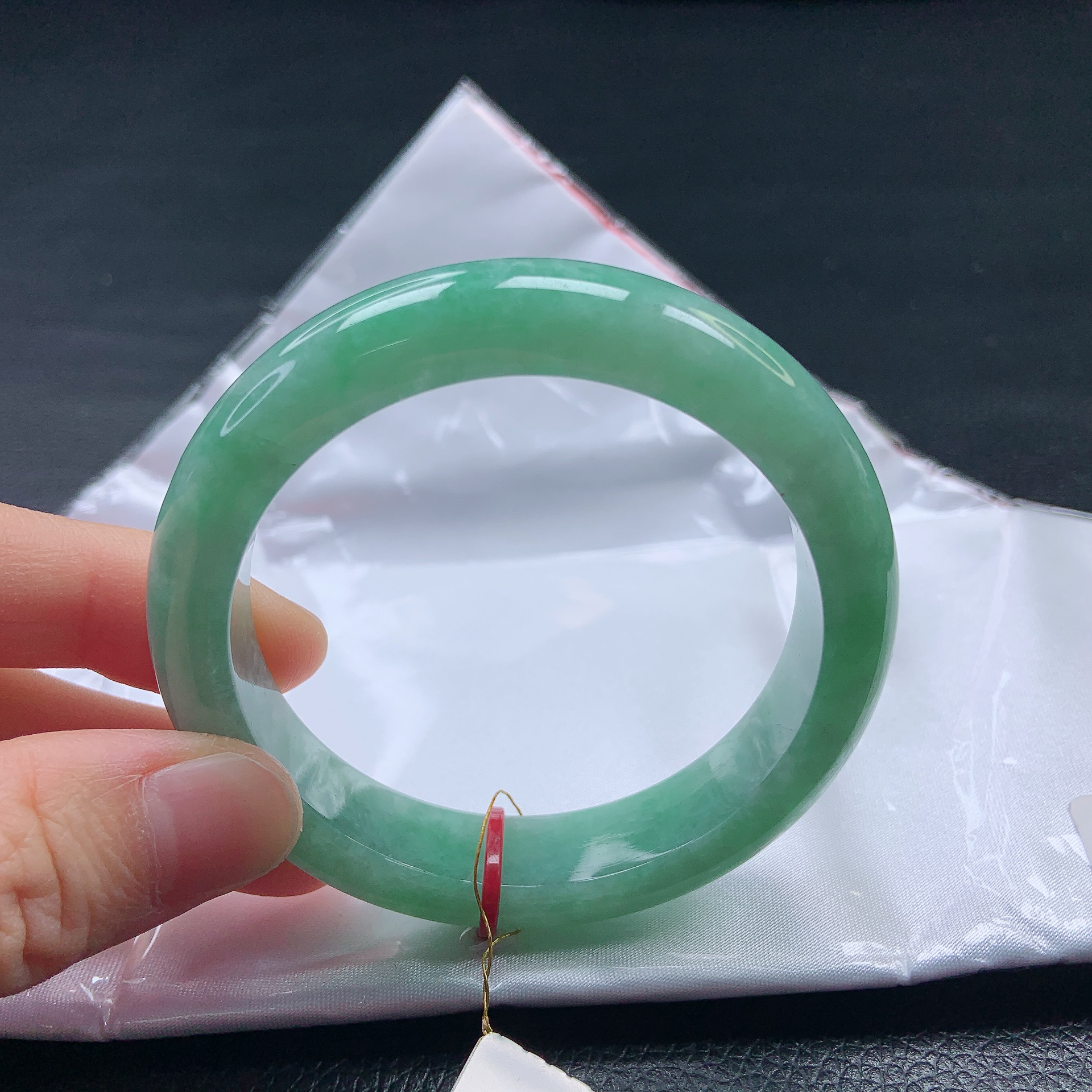 55➕圈满绿色阳翡翠宽边手镯缅甸天然a货平安镯测量