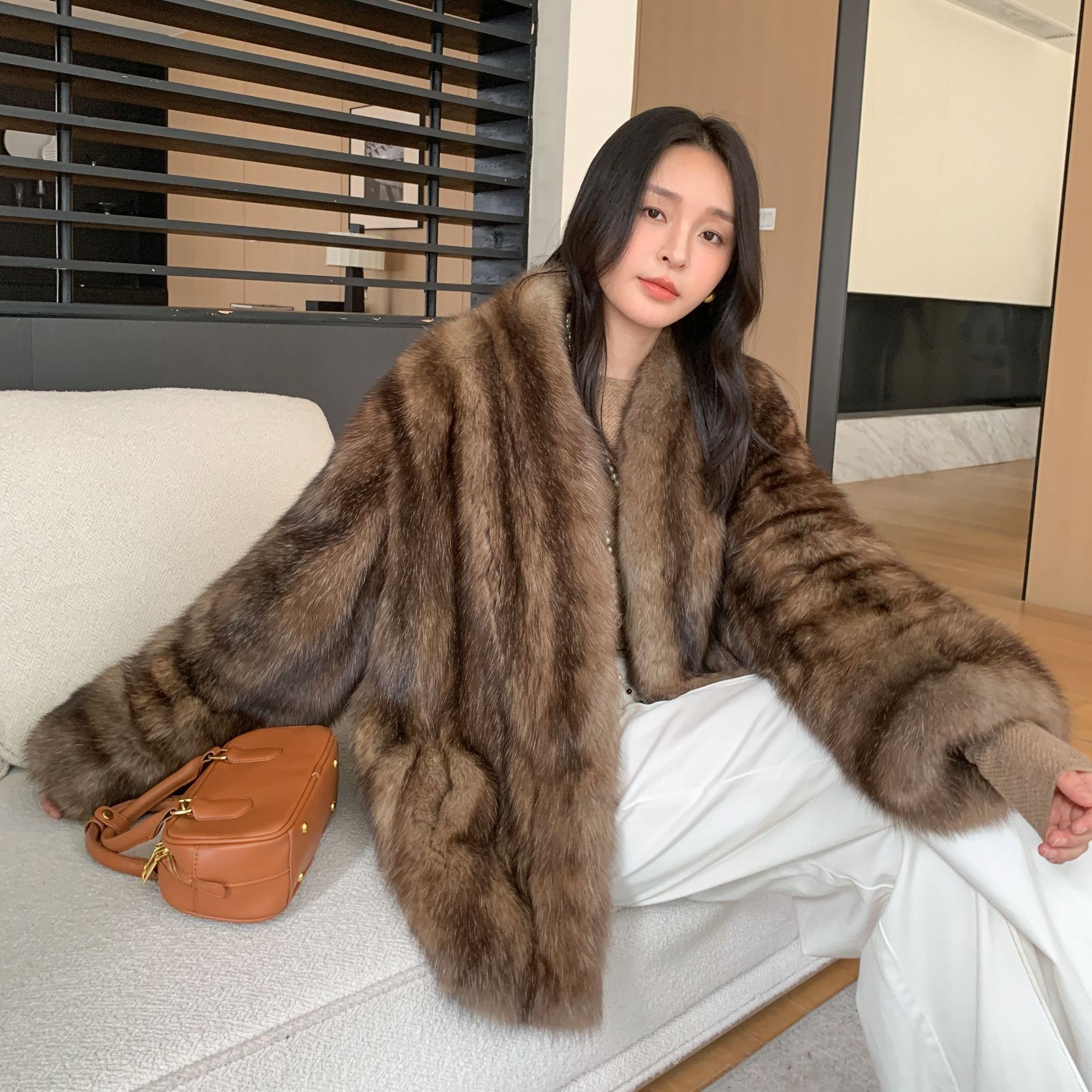 俄罗斯紫貂稀有满天星S5本色皮草女款24新款水貂时尚外套V领