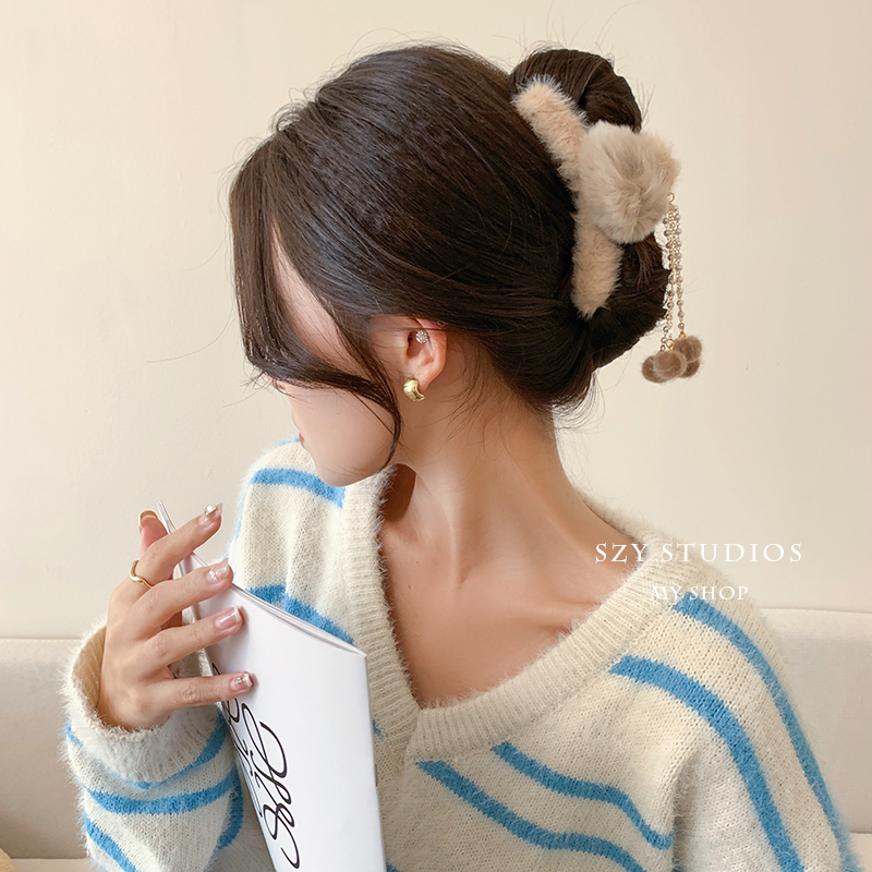 流苏毛绒绒发夹女后脑勺鲨鱼夹发卡网红简约优雅毛茸茸盘头发抓夹