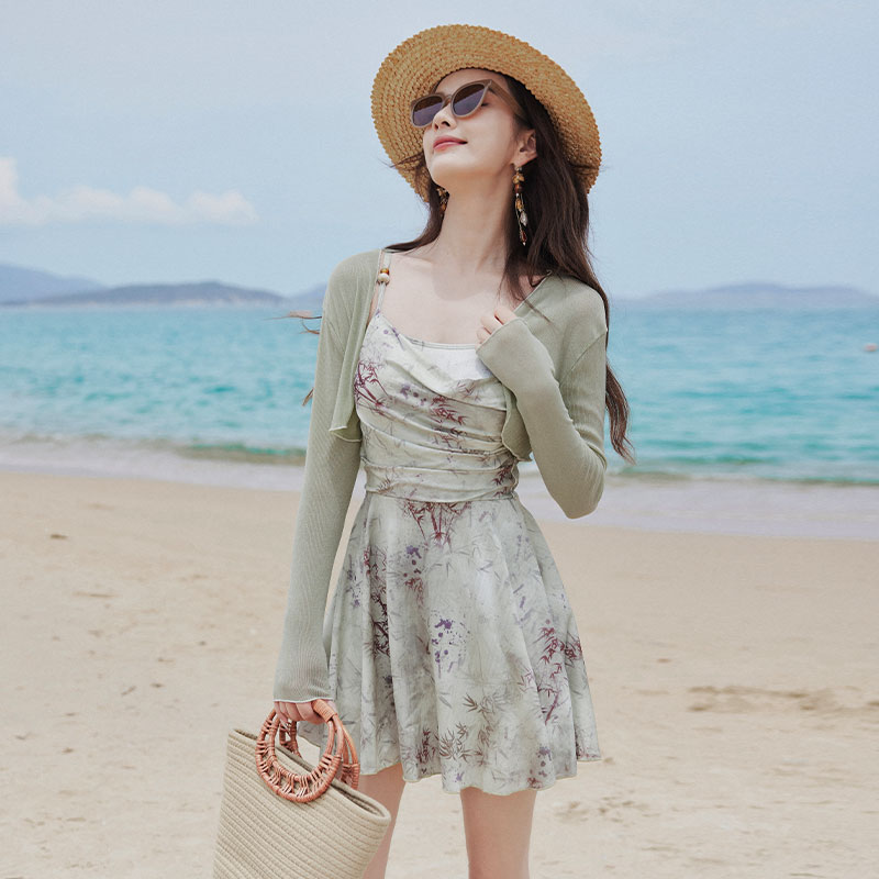 大码女连体泳装性感夏游泳男沙滩保守裙式长袖时尚情侣连体遮肉宽