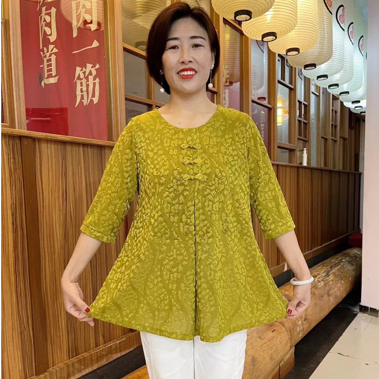 2023夏季新款时尚圆领大码提花中袖上衣女