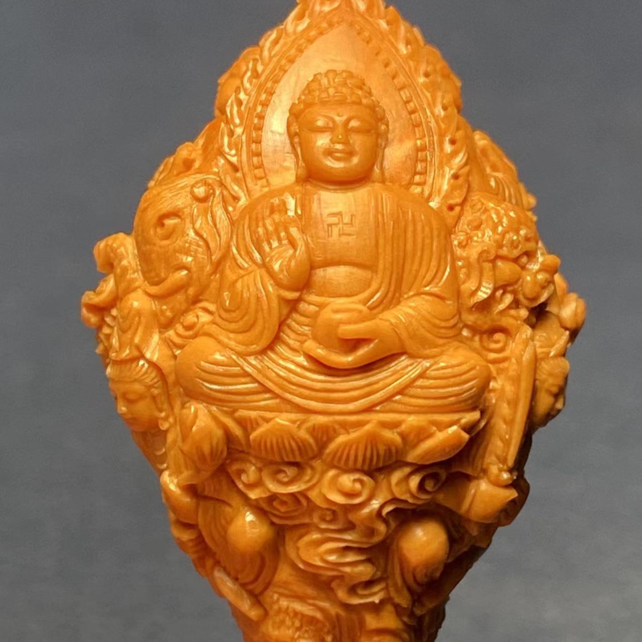橄榄核雕，刀客万佛朝宗