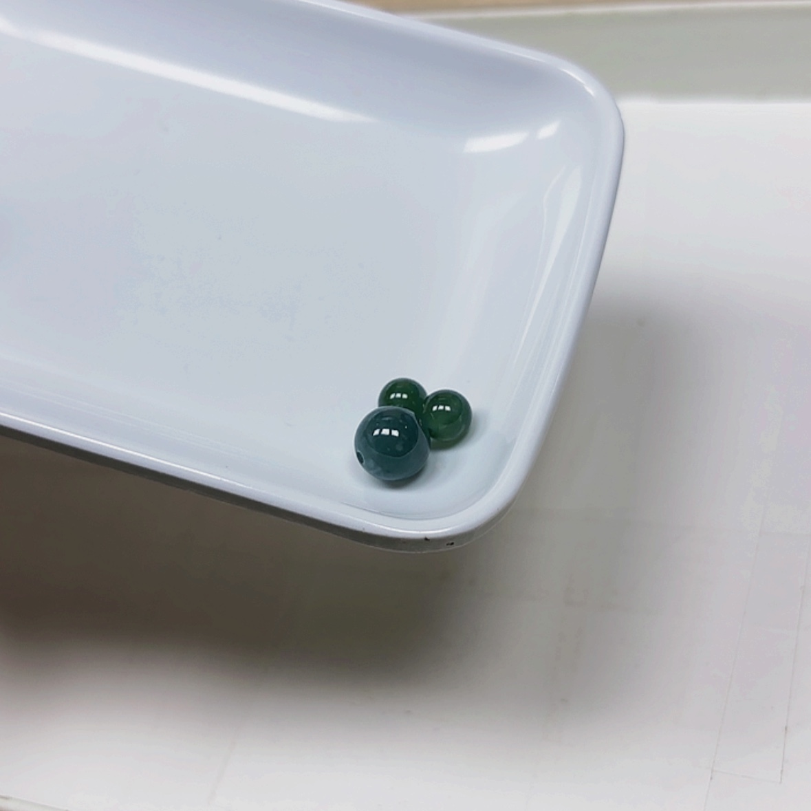 【闪购商品】翡翠散珠2颗卡七，1颗卡10未镶嵌S*