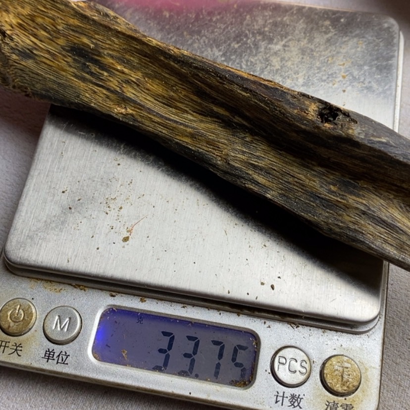 【闪购商品】香木沉**木33.7克虎班奇料