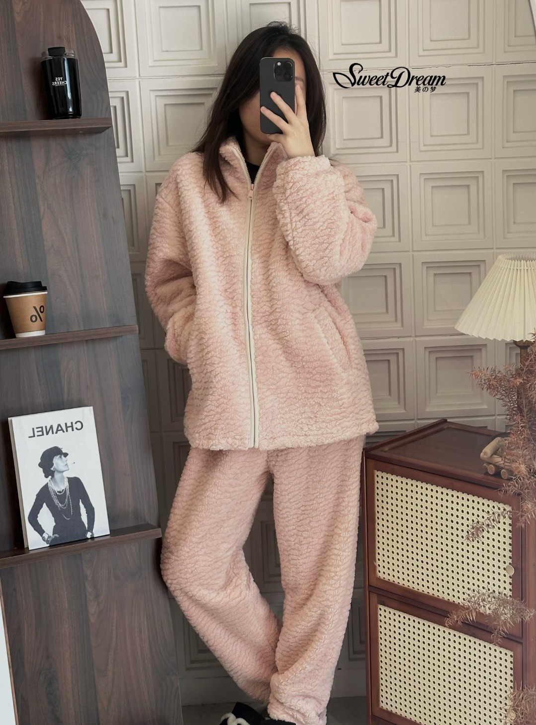 女士冬季时尚软绒家居服