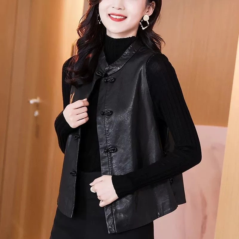 皮衣马甲女2024春秋季新款新中式复古港风盘扣马夹坎肩外套时尚
