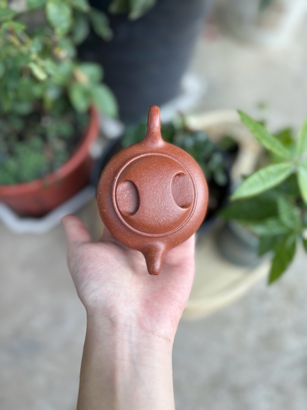 微瑕牛盖 半手工 红降坡40目 150cc
