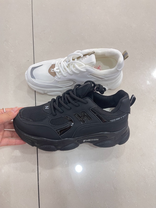 8850超轻加厚运动底女鞋