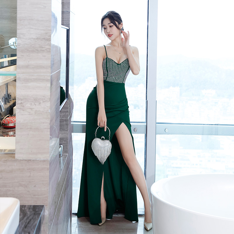 礼服裙法式高级感露背开叉性感低胸吊带新款名媛婚礼气质显瘦长裙