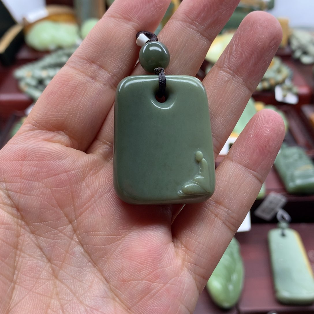 岫岩河磨玉（透闪石质玉）吊坠(不含链)未镶嵌