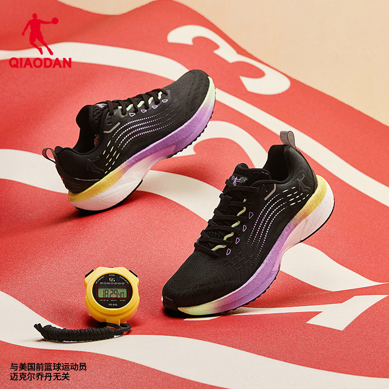 中国乔丹飞腾场地跑鞋竞速训练学生体测体考跑鞋轻便运动跑步防滑