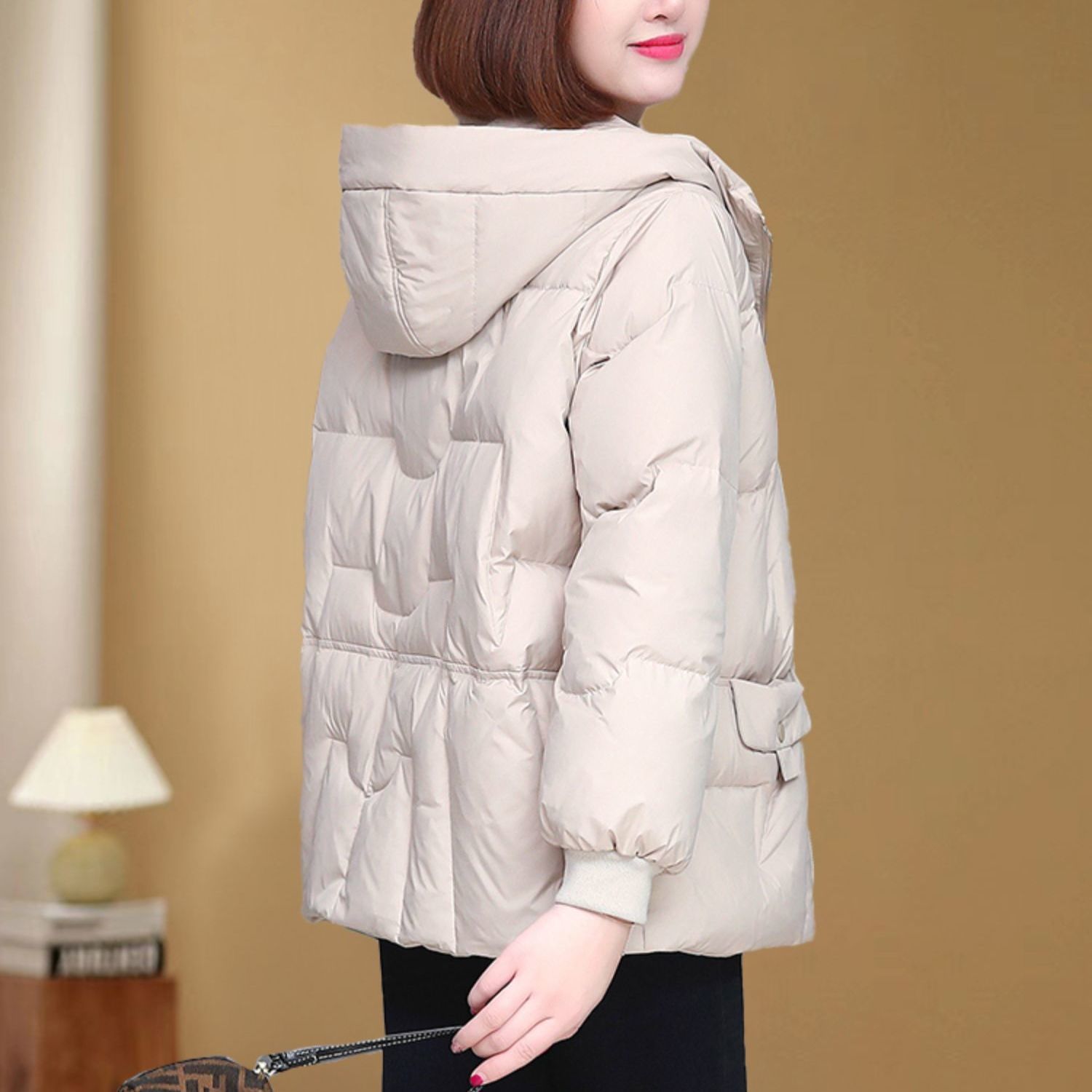 波司断码波司断码品牌断码羽绒服女短款冬装新款妈妈减龄宽松加厚